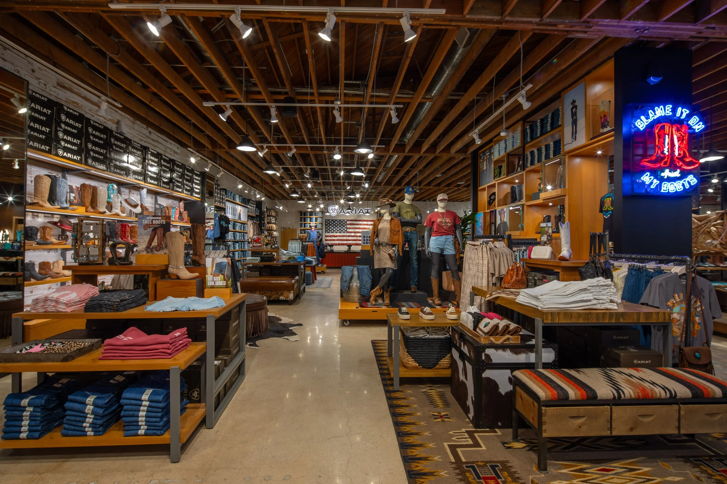 Ariat-Los Angeles-05.jpg