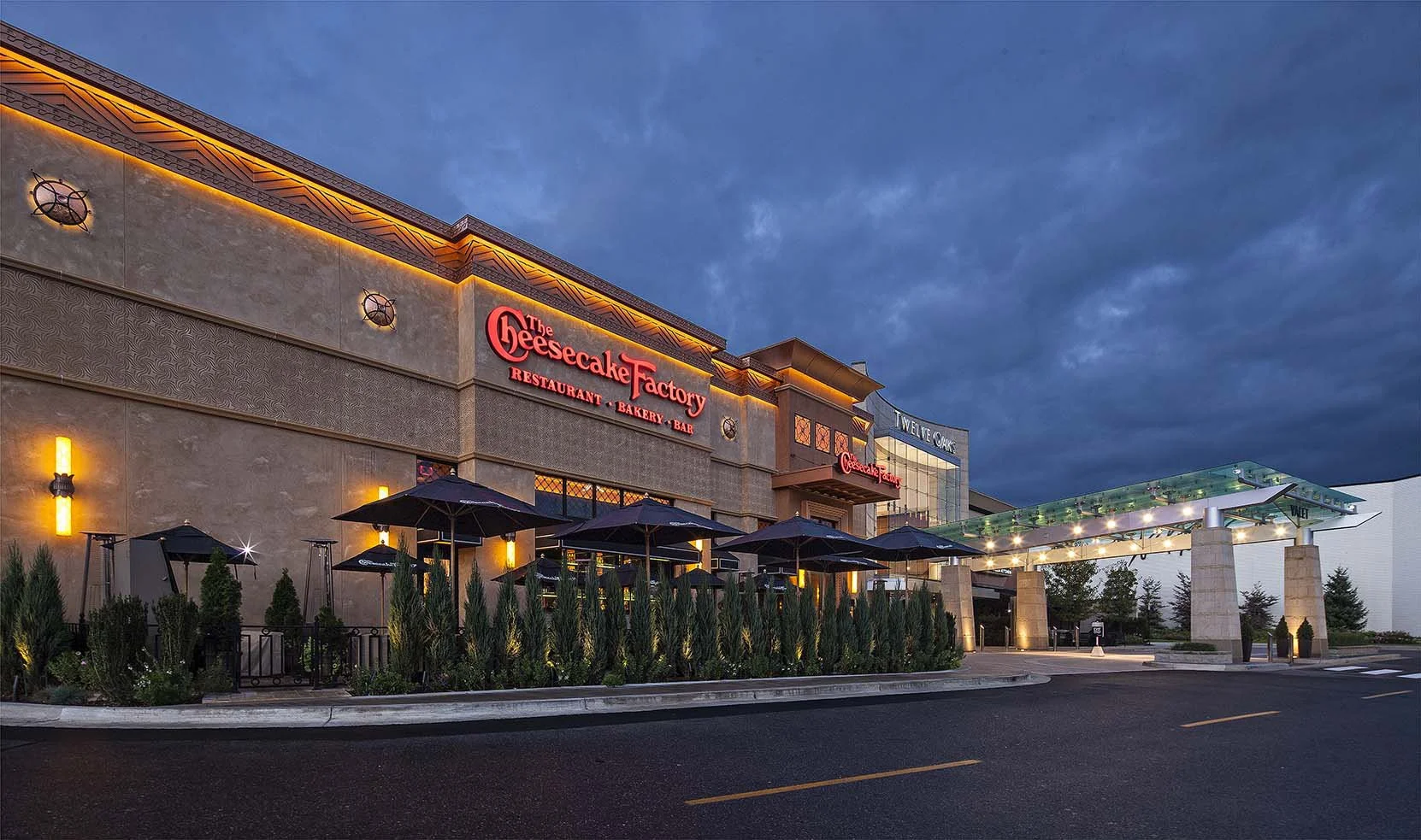 The Cheesecake Factory -12 Oaks Mall.Novi