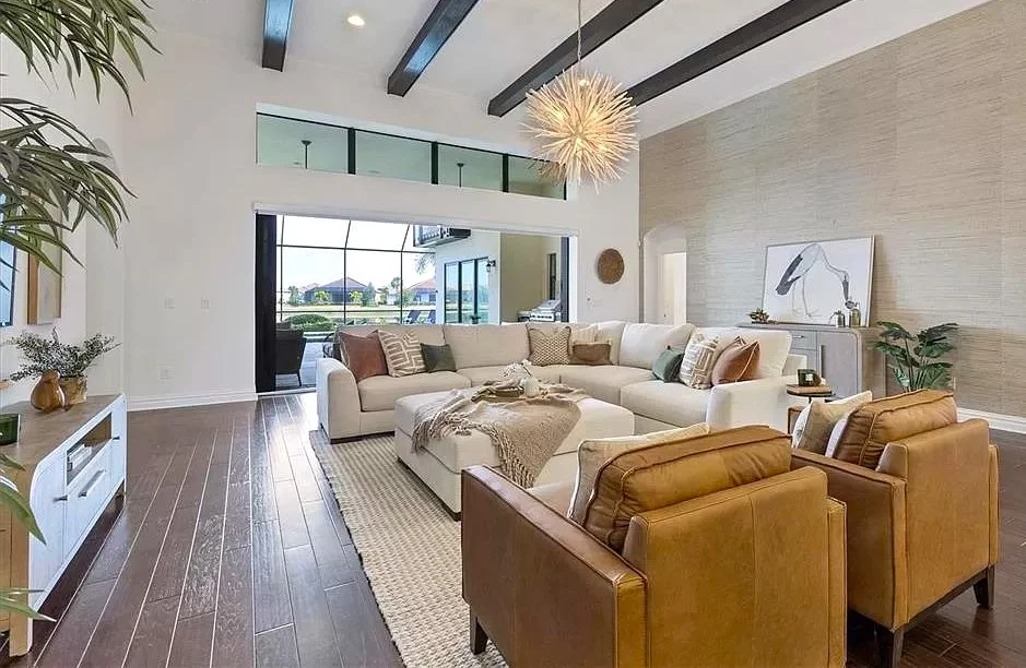 e5553cde696df21cf587ac9a6f65cc2c-uncropped_scaled_within_1536_1152 copy.jpg