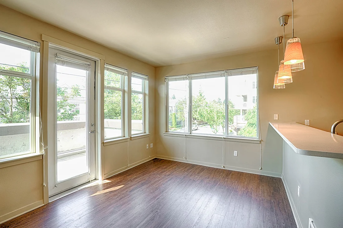 Studios — Saxe Apartments in Seattle, close to UW, Greenlake and