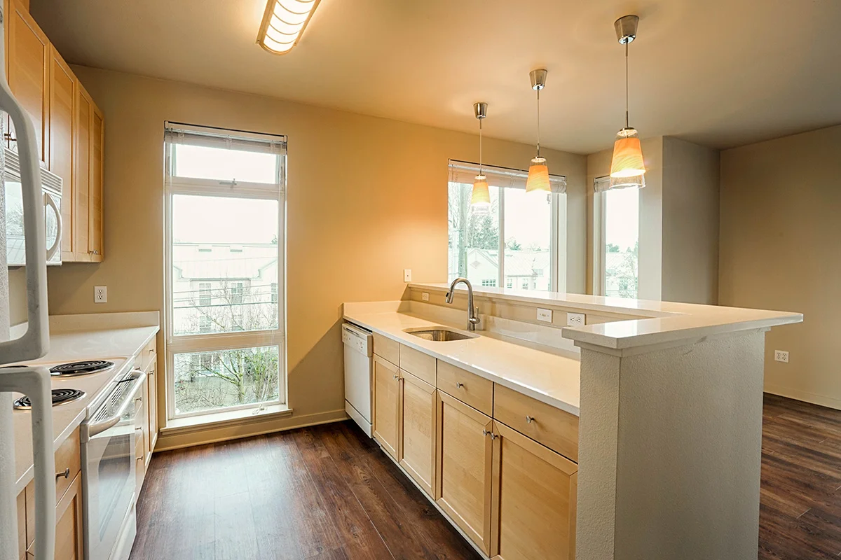 2 Bedrooms Saxe Apartments In Seattle Close To Uw