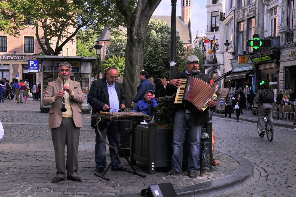  While these street musicians were not part of the Brussels Jazz Festival. I saw Roselien at The Music Village my first night in the city. Fantastic performance!&nbsp;www.jazz.brussels 