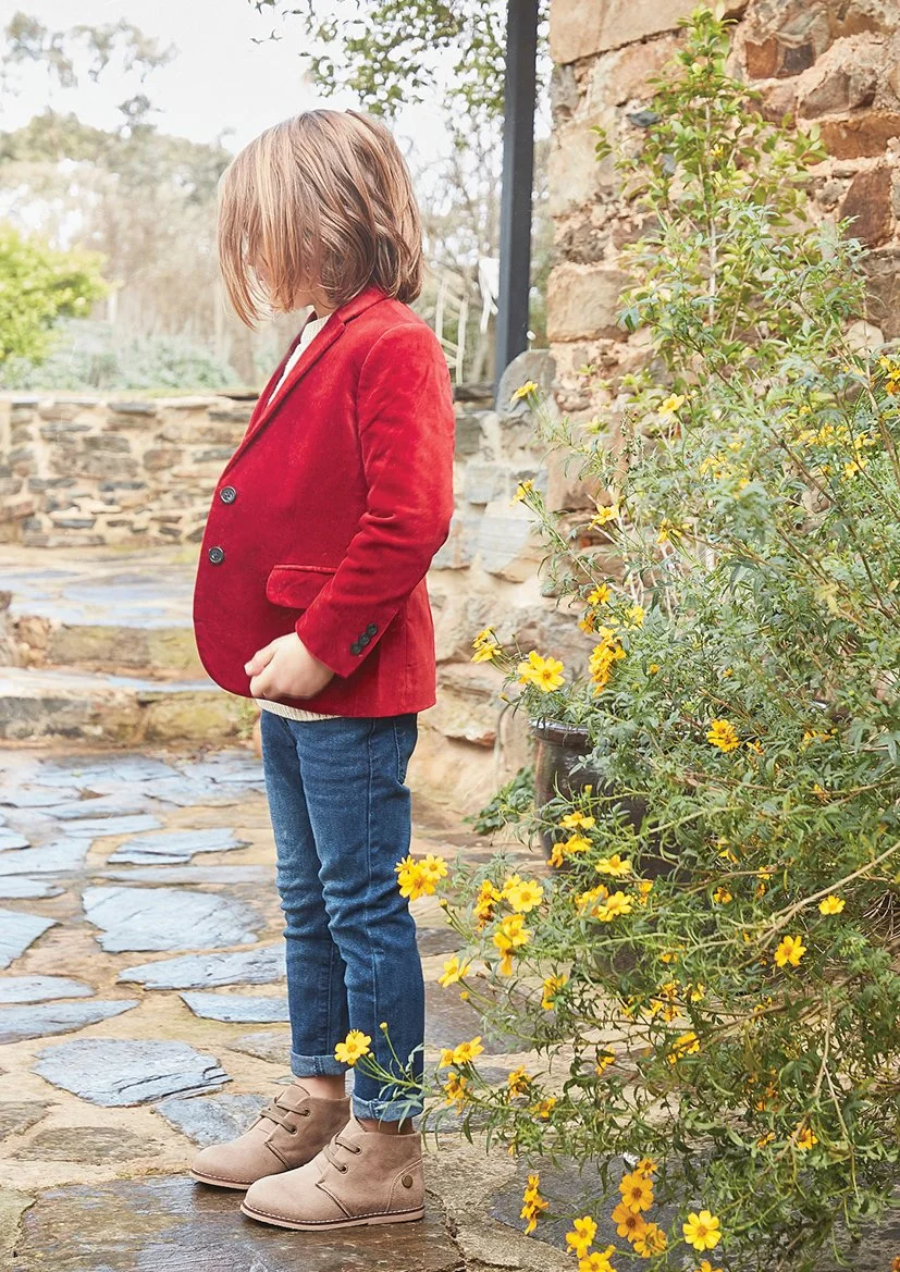 W19_Look Book_Childrens_18-19_flip.jpg