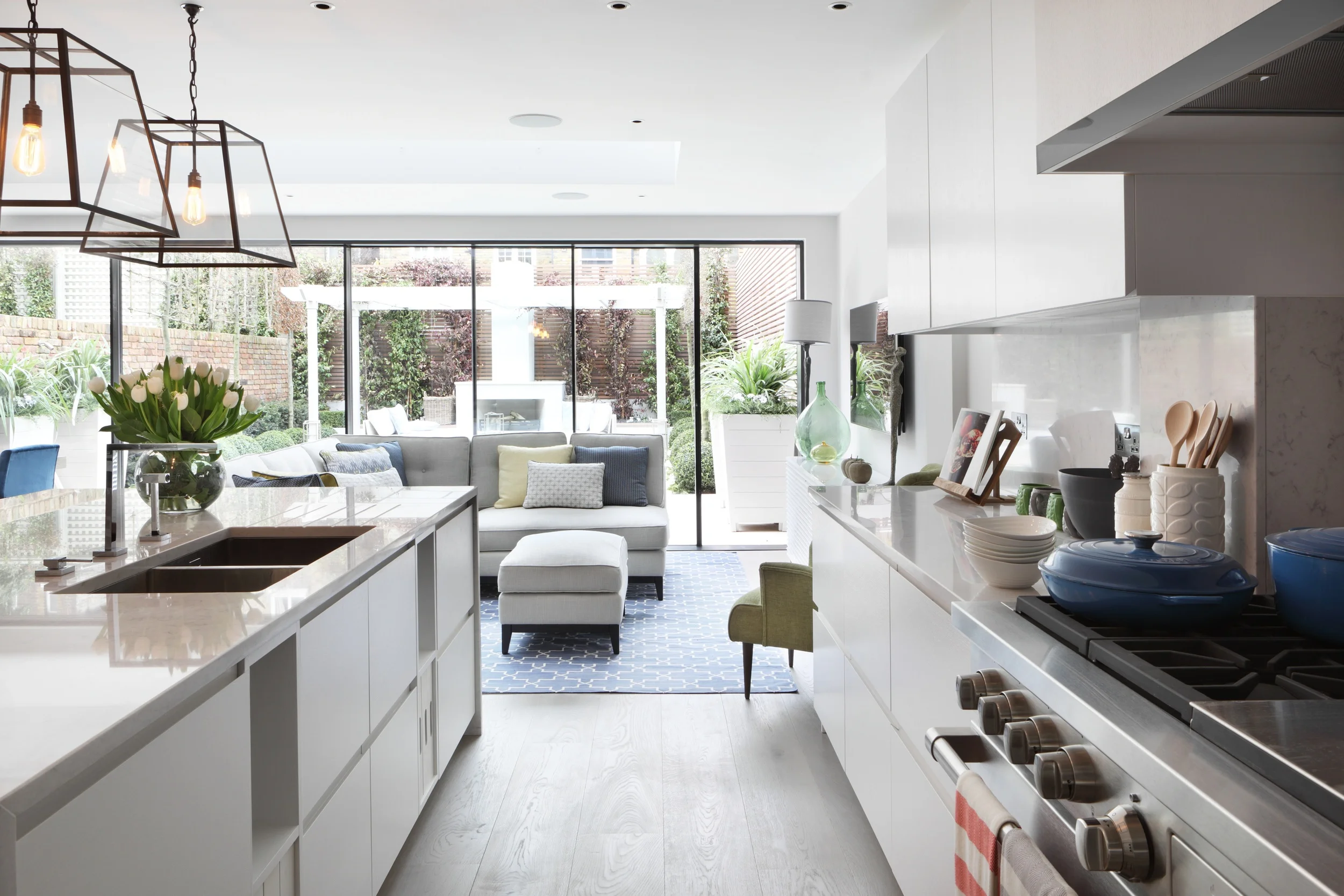 KITCHEN INTO GARDEN AJ_422_499.jpg