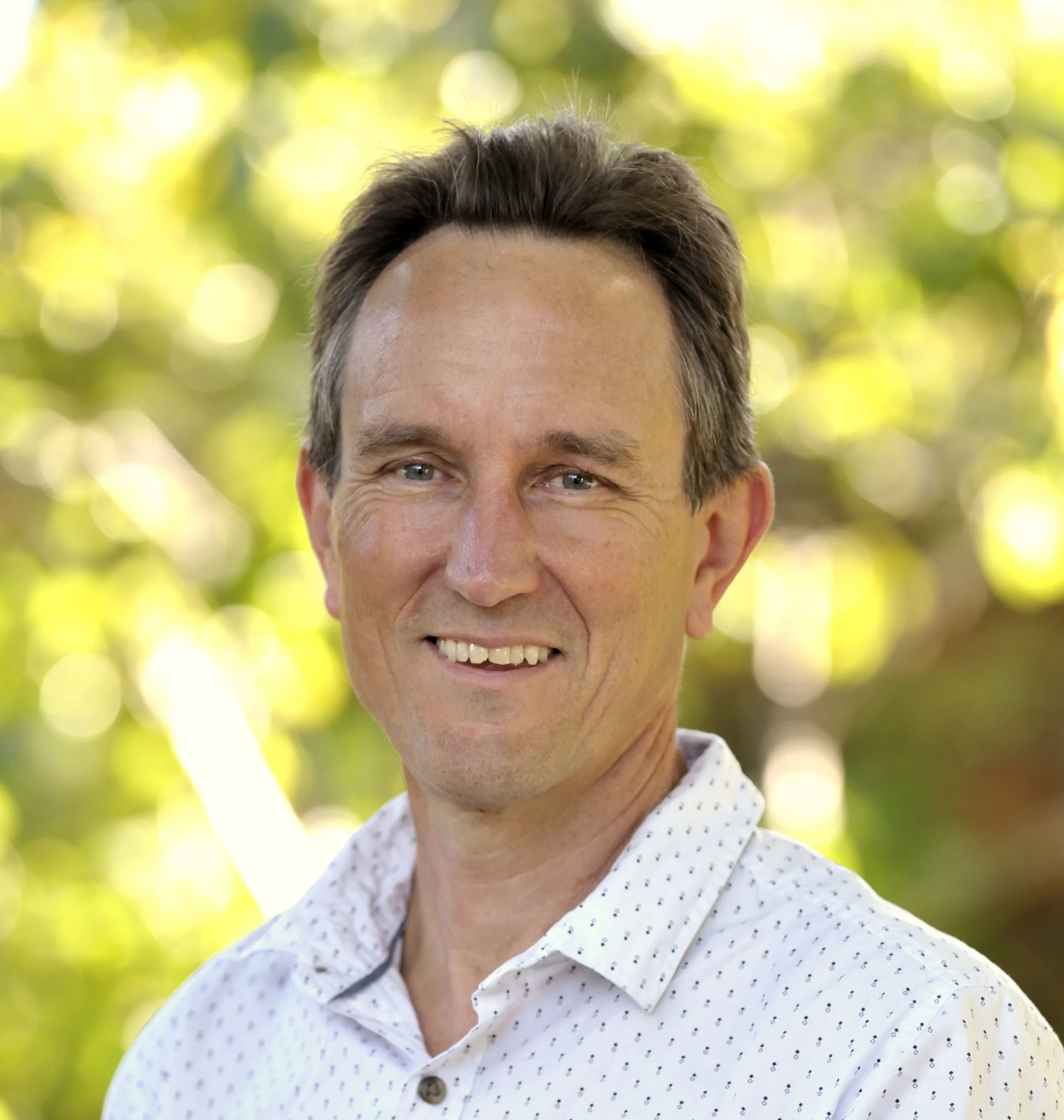 PX44- Peter Mares, Author Click here to download Peter also presented at the 2018 VPELA Conference in Lorne Peter Mares is a journalist and the author of No Place Like Home: Repairing Australia’s Housing Crisis , just published by Text. Peter is lead moderator with The Cranlana Programme , a not-for-profit organisation that promotes ethical leadership and a regular contributor to Inside Story magazine. He is also an adjunct fellow in the Centre for Urban Transitions at Swinburne University and previously worked for 25 years as a journalist and broadcaster with the ABC. His other books are Borderline , an award-winning analysis of Australia’s policies towards asylum seekers and refugees (2001), and Not Quite Australian: how temporary migration is changing the nation (2016)