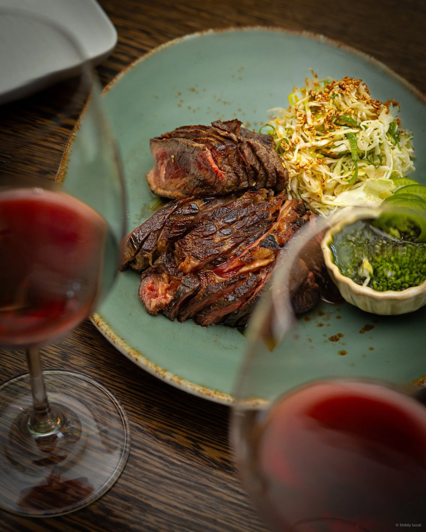 Dry aged perfection meets bold chimichurri. A WOX classic, done right.
.
.
📸 @striktly_social 
#woxmoments #denhaag #sharedining #fusionfood #haagsehotspot #woxdenhaag #finefood #beeflover #ribeye #steaknight
