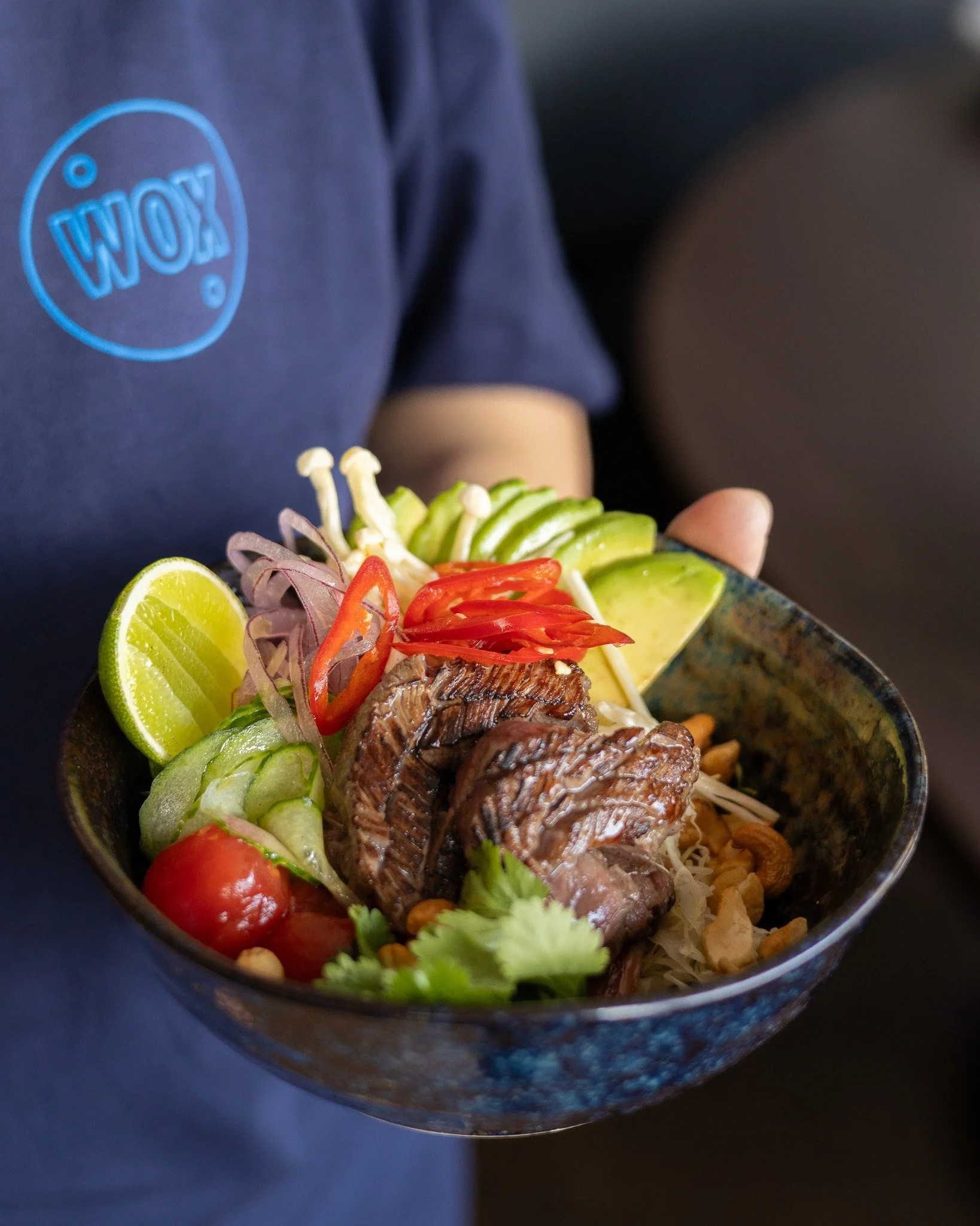 You ask, we deliver. Back by popular demand: our Thai beef salad. Bold, fresh, and ready for round two.
.
.
📸 @striktly_social 
#thaibeefsalad #woxfavourite #backonthemenu #denhaageats #sharedining #restaurantwox #woxmoments #flavourpacked #eatwell 