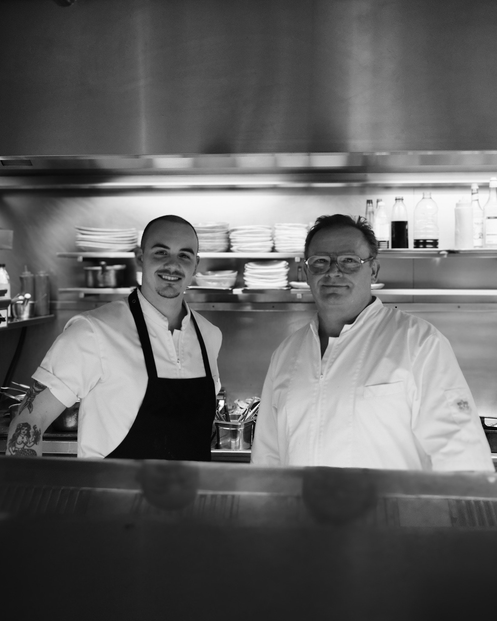 Like father, like son.
Lucien behind the flames, Boris by his side. The heart of WOX for years, and still going strong. 💙
.
.
📸 @striktly_social 
#familybusiness #woxrestaurant #thehaguefoodie #fatherandson #cheflife #sharedkitchen #finefood #resta