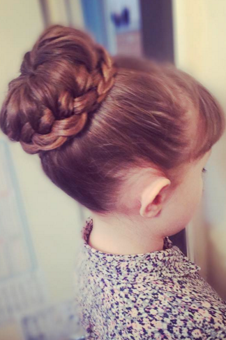 bridesmaid hair for a wedding party in Shoreditch, Wapping, Stratford, Canary wharf and Greenwich
