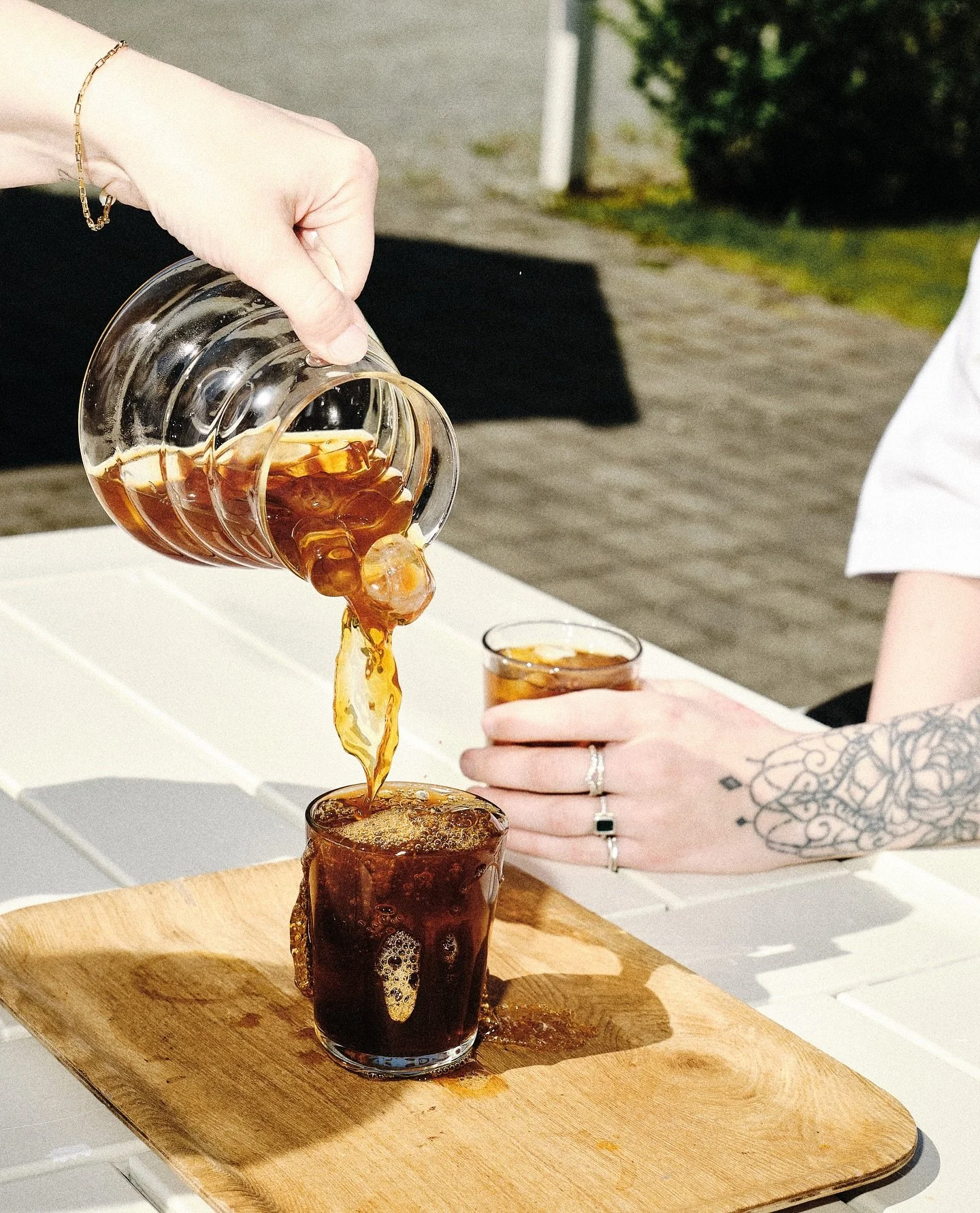 Mange har spurt etter koffeinfri kaffe, og n&aring; har vi f&aring;tt inn en som er utrolig god. 

Amaneza Menor fra Colombia er s&oslash;t, saftig, og balansert, med smaker av gr&oslash;nt eple, karamell, og hvite blomster. 🍏☕️

Perfekt for deg som