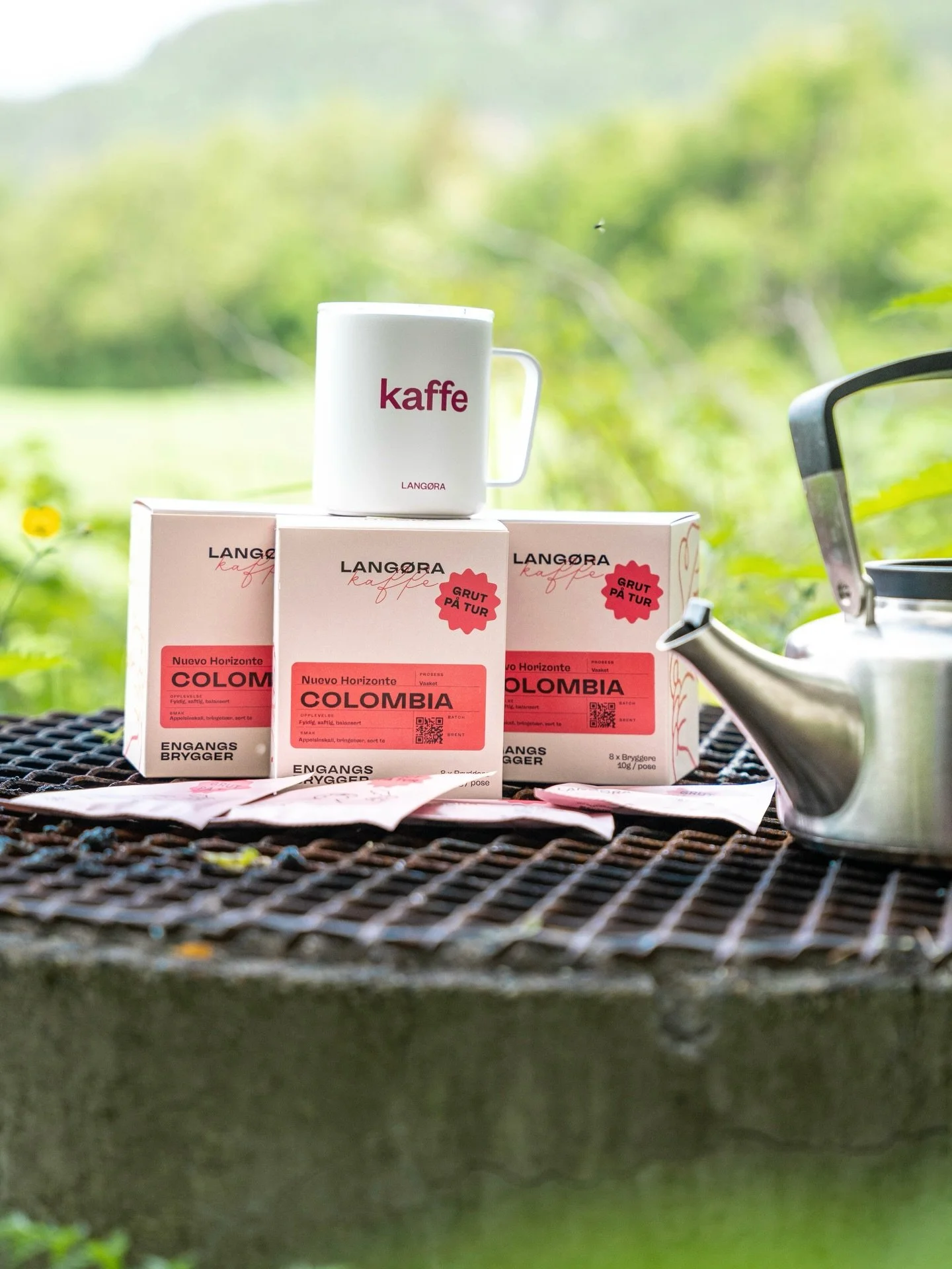 GRUT P&Aring; TUR!☕️
N&aring; har vi ogs&aring; en deal! Fra i morgen i v&aring;r nettbutikk kan du kj&oslash;pe en pakke deal. Du f&aring;r med en av v&aring;re termos kaffekopper som egner seg perfekt ute p&aring; tur med en god kopp kaffe! GRUT P&