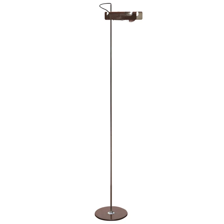 Spider Floor Lamp Golvlampa av Joe Colombo. Lagerstatus: Ej i lager.