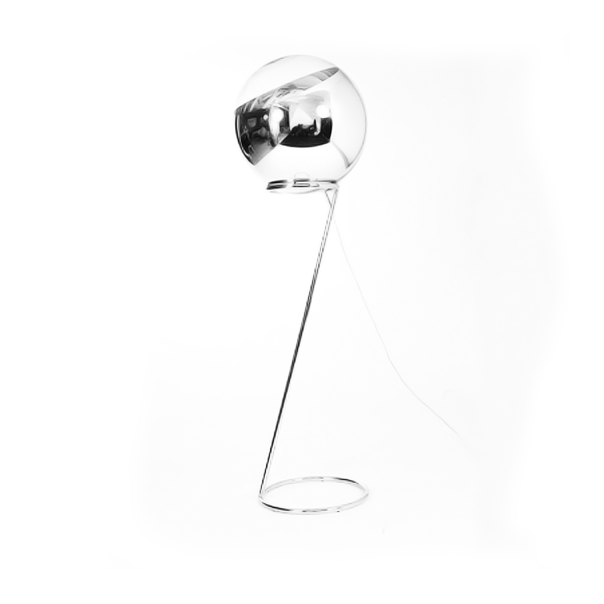 Mirror Ball Golvlampa av Tom Dixon. Lampa D 50 cm, H: 137 cm Lagerstatus: I lager.