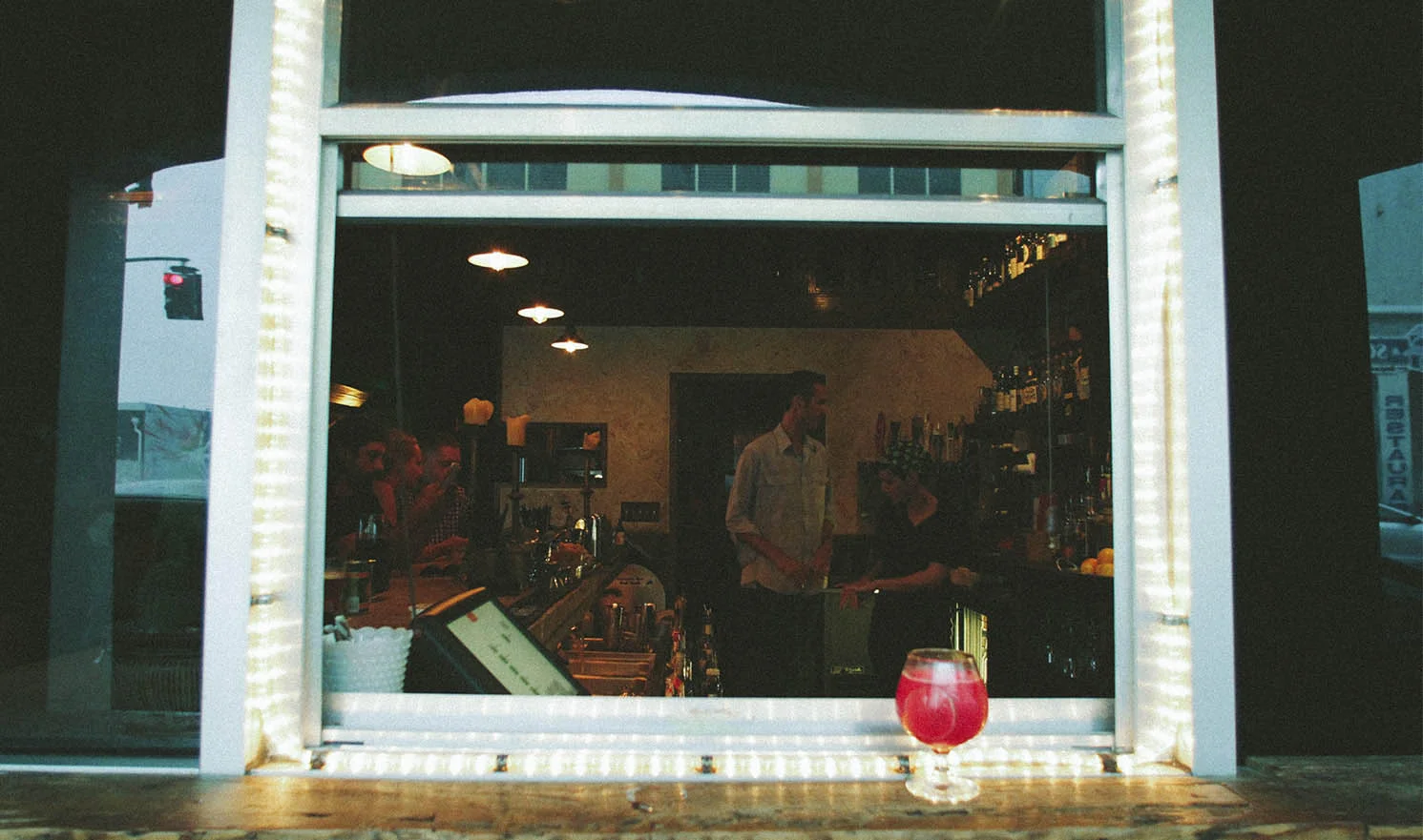 CORNER_0002_Layer 5.jpg