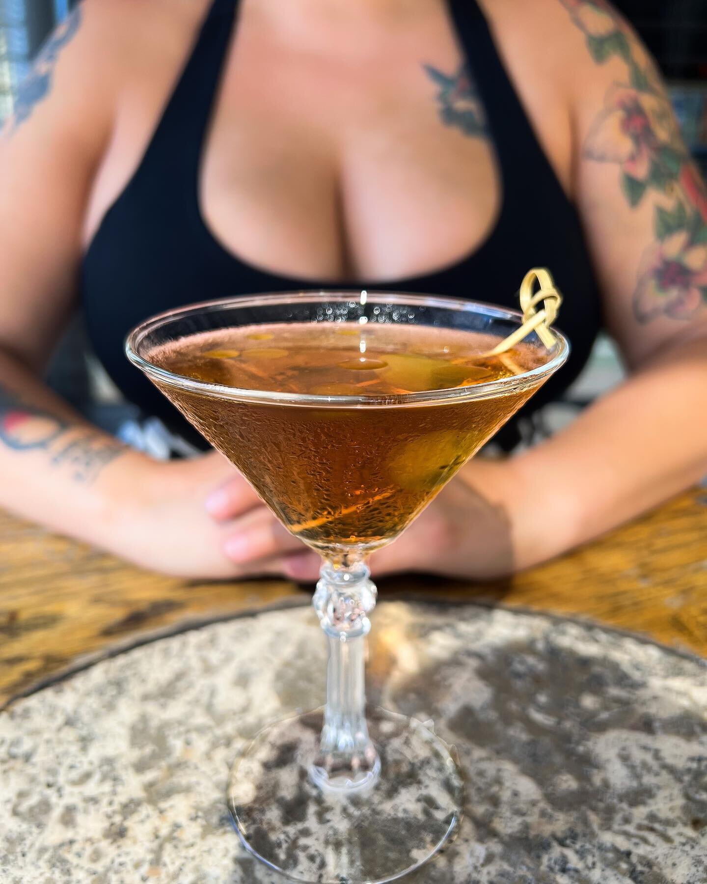 What a sight!&hellip;. Oh and by the way this is our new cocktail of the week 

&ldquo;Blackbeards Karma&rdquo;
Kinobi Dry Gin
Lustao Sherry
Olive Brine
Celery Bitters 
Served with a blue cheese stuffed olive &amp; basil oil 😋 

Jazz night tonight (