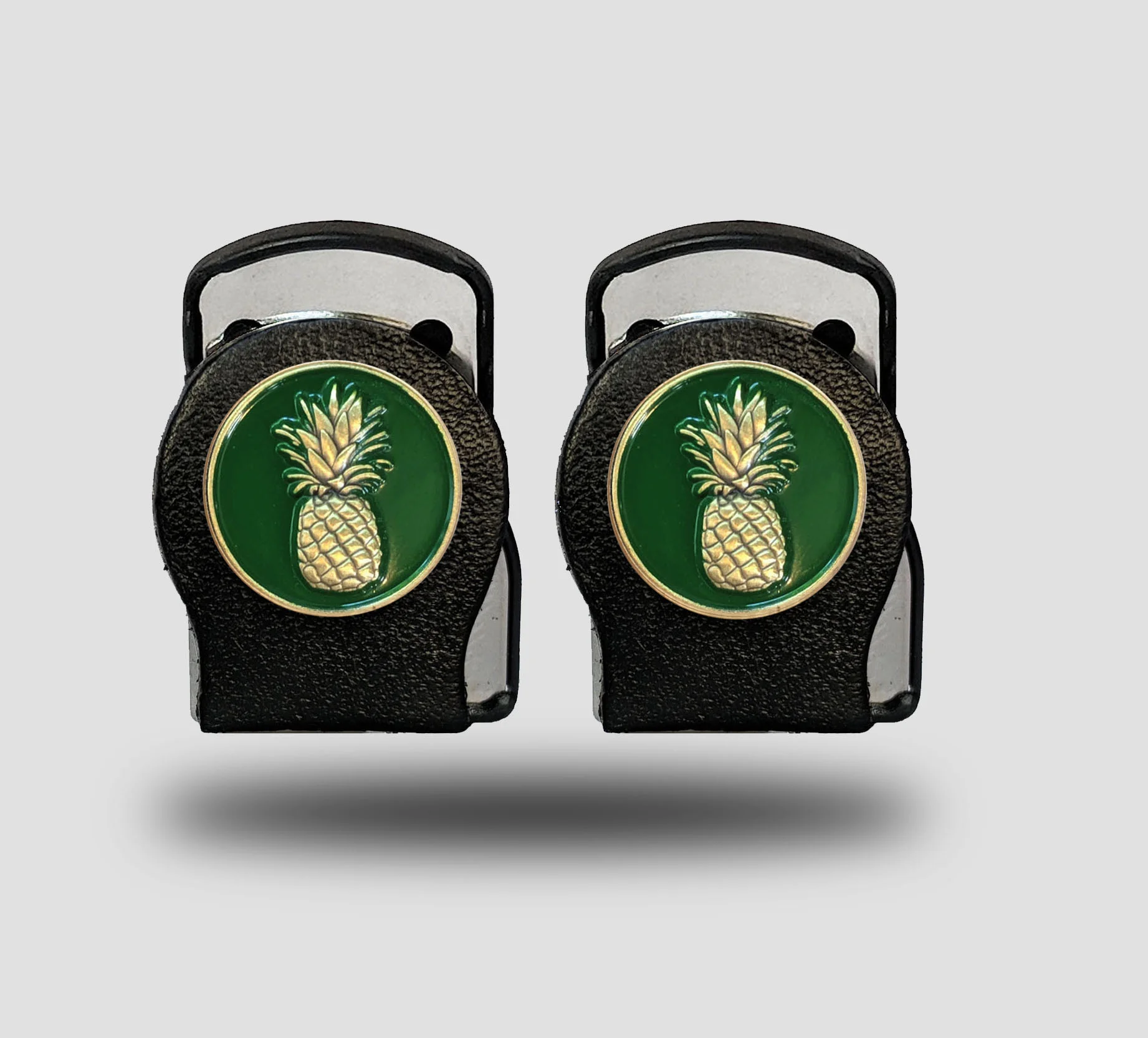PineappleBlack.jpg