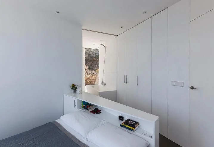 weekend-house-in-spain-sleeping-area_oggetto_editoriale_h495.jpg