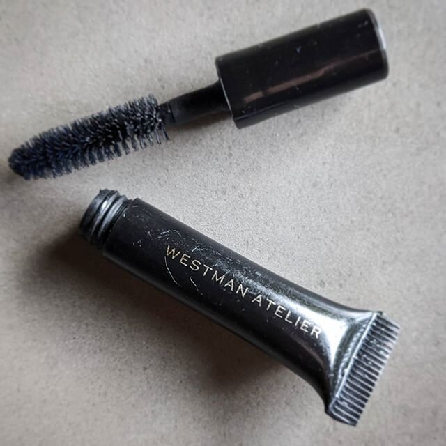 Gucci Westman came out with a mascara and I was thrilled to try a sample. Its a maximum volume kind of mascara, holds a curl better than most, but by afternoon, I have a smattering of flakes beneath my eyes.  I so wanted to love it, but at $62 a pop,