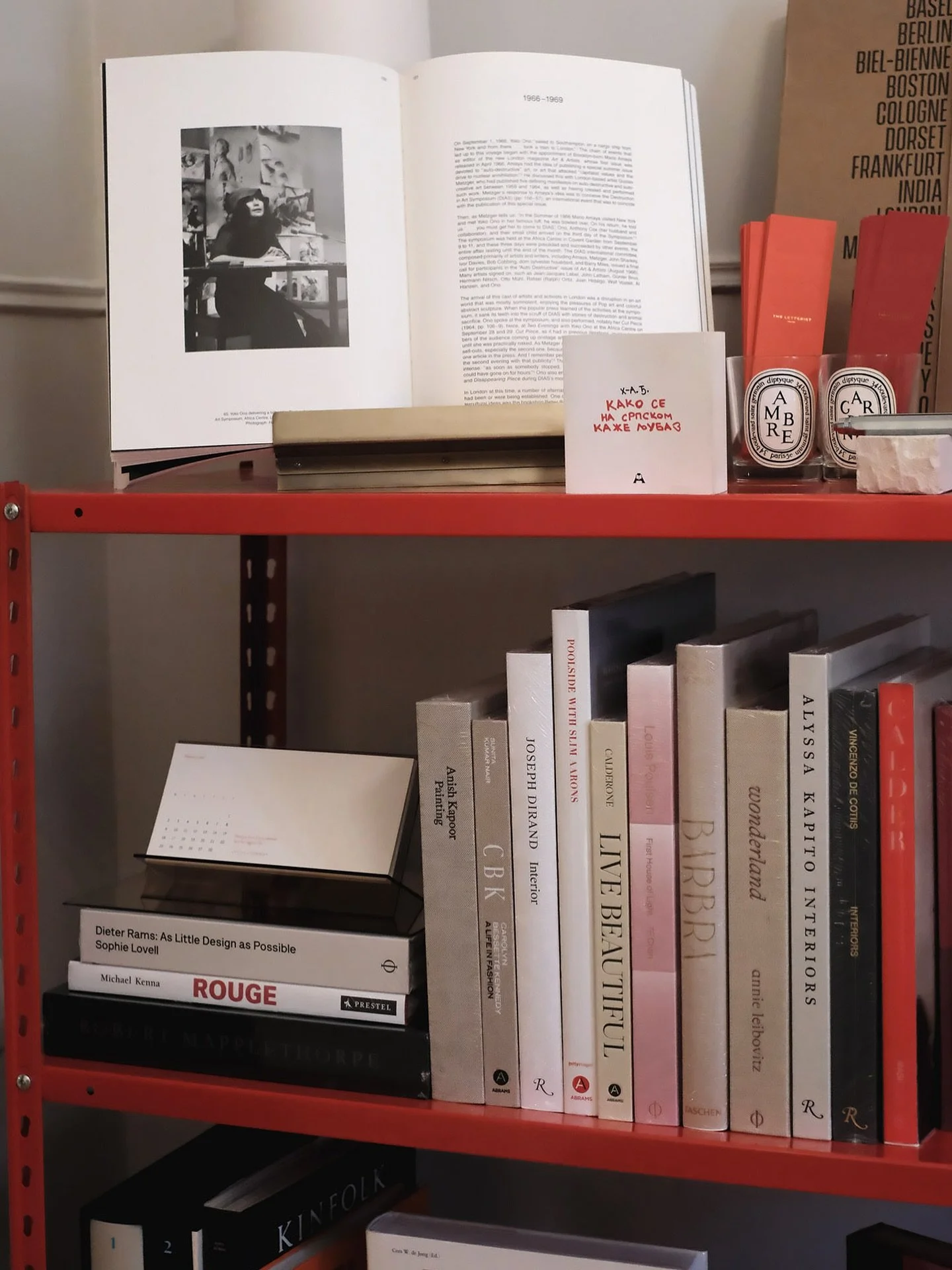 Absolutely EVERY time you think, &ldquo;I don&rsquo;t know what to get him/her&rdquo;&hellip;a book is the correct answer.

Seeing this shelf every morning makes my heart skip a beat.❤️

#books #coffeetablebooks #shelfie #loveonpaper #topolska18