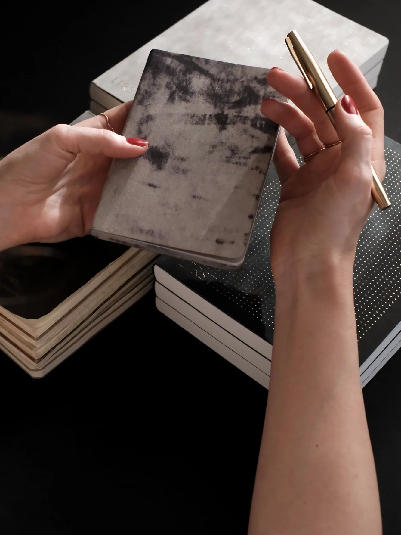 PSA: Collecting pretty journals and never writing in them is O.K.

#journals #notebooks #stationeryaddict #loveonpaper #topolska18