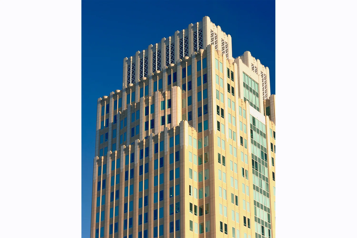 Projects_1500_Plaza_07.jpg