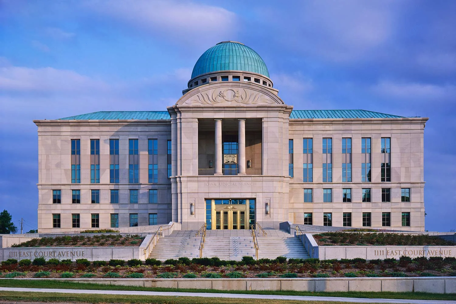 Projects_1500_Iowa-Court_04.jpg
