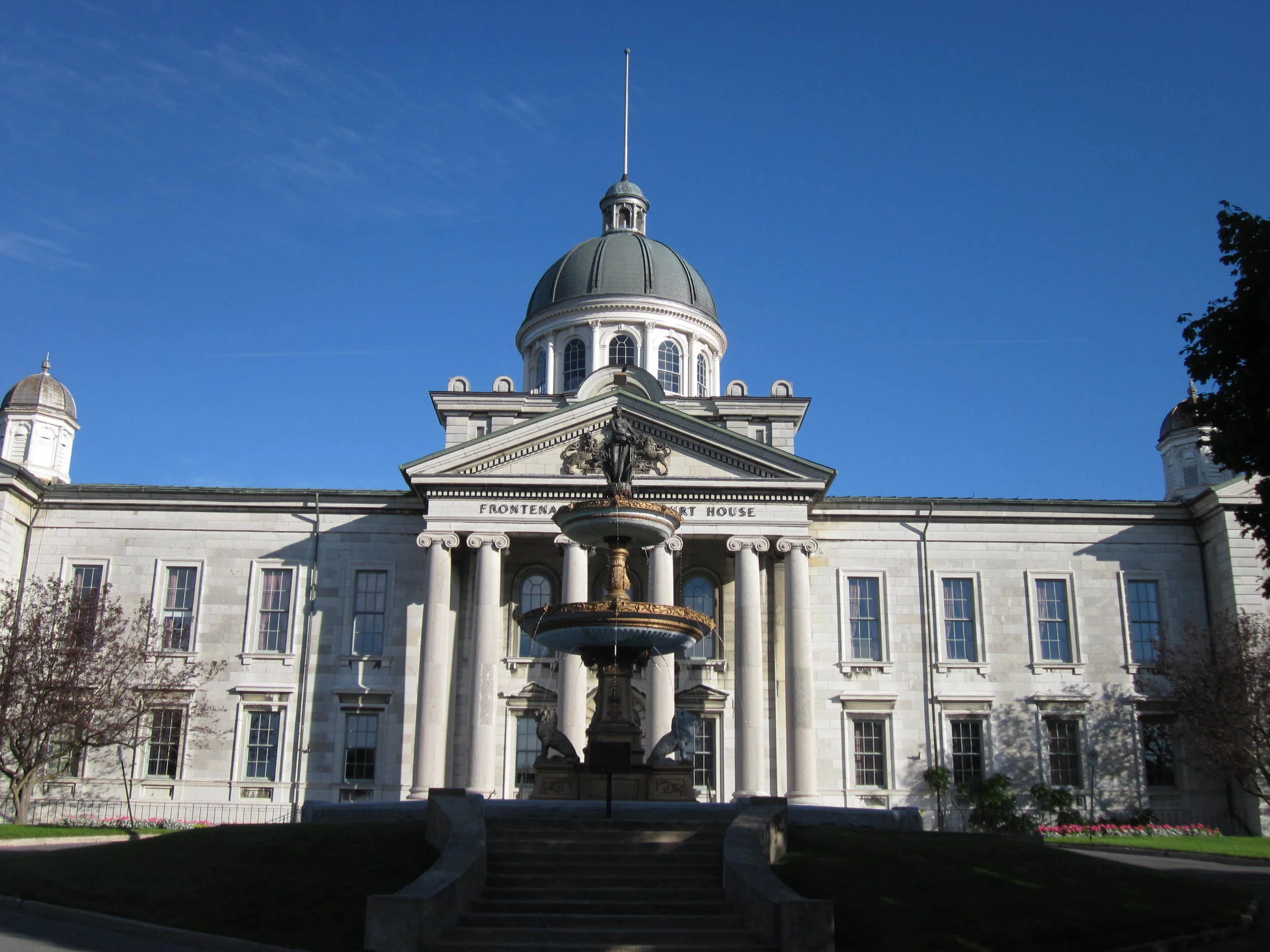 Frontenac Court House