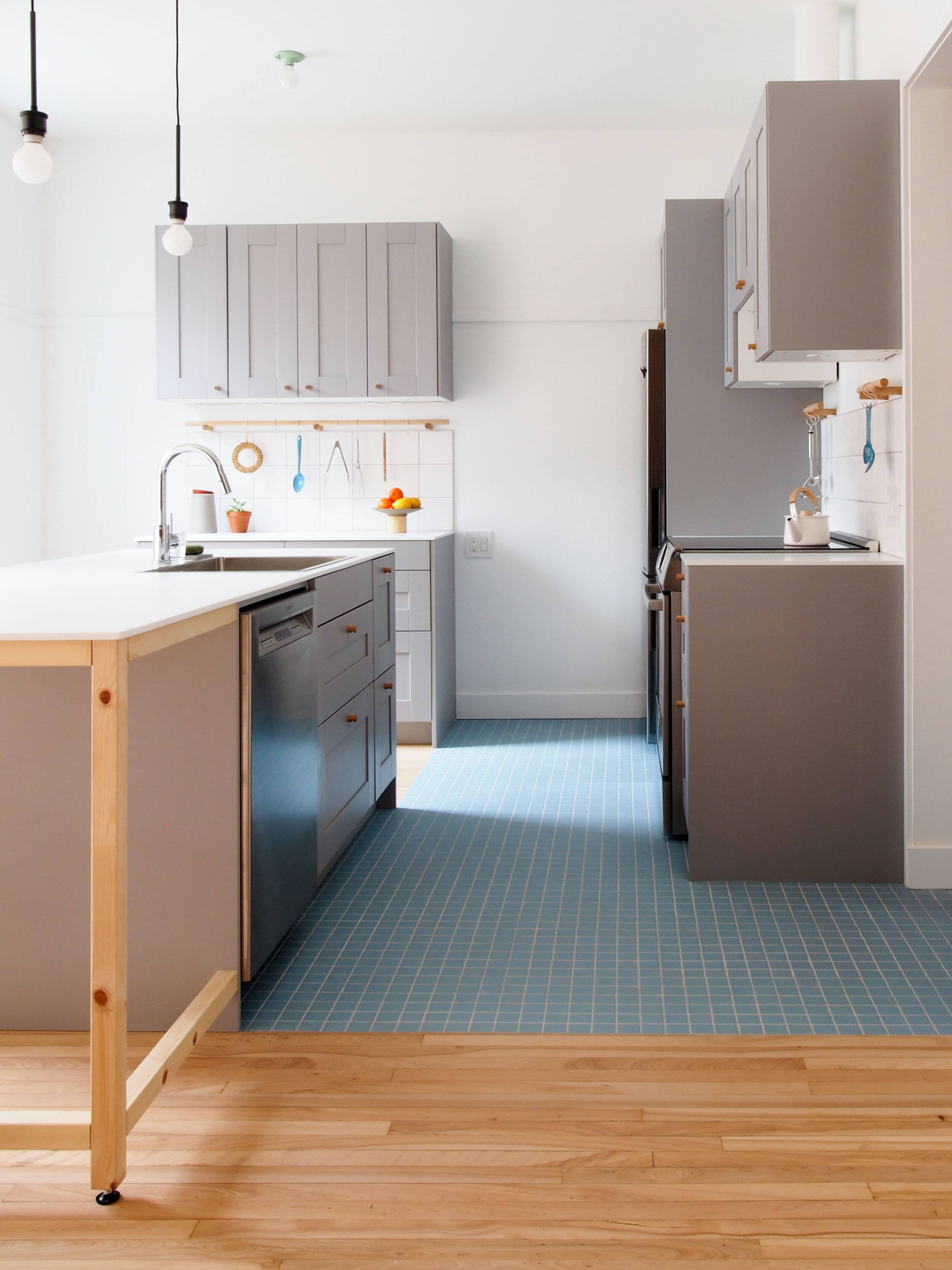  Renovation project of a Mile end duplex into a single family home. 