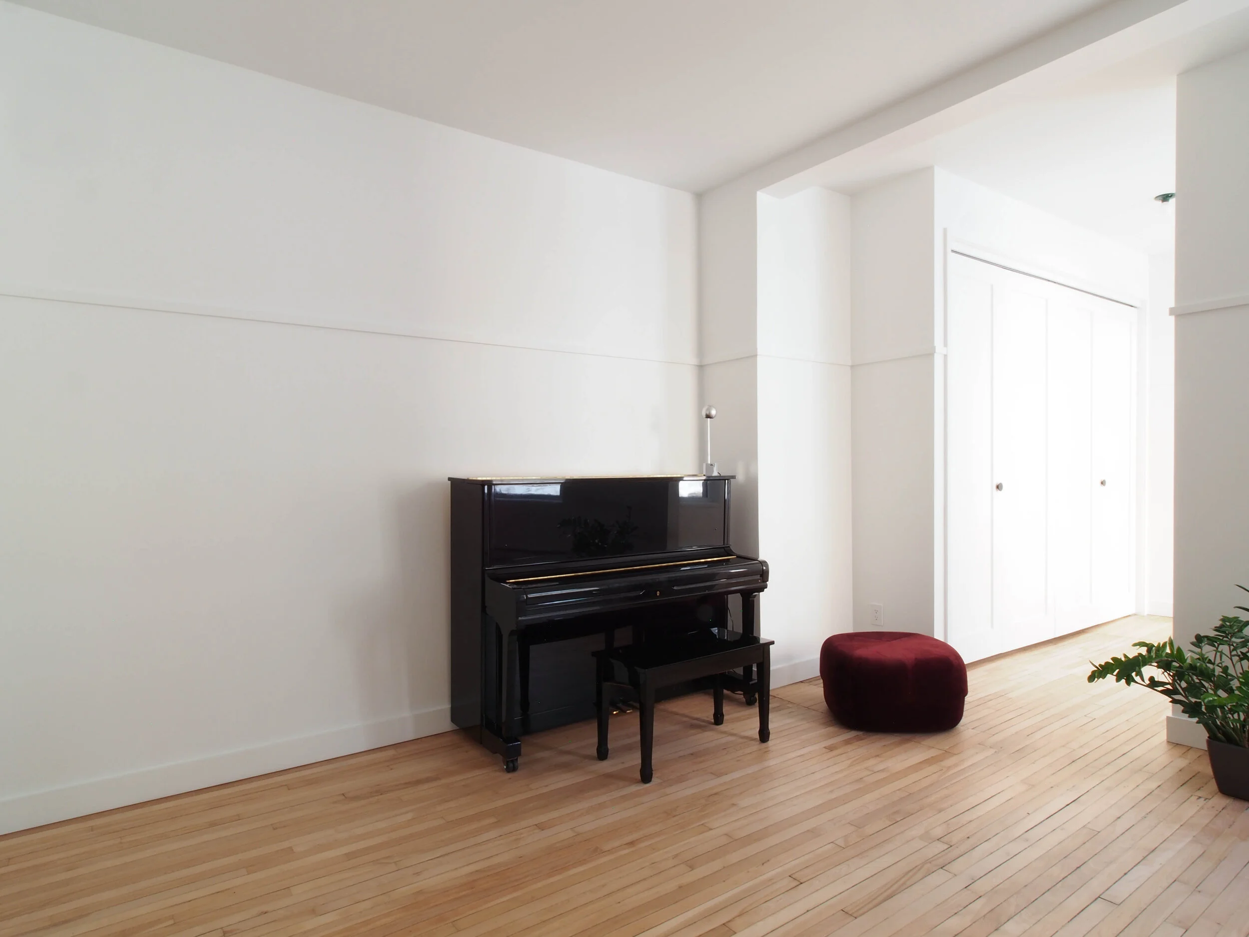  Renovation project of a Mile end duplex into a single family home. 