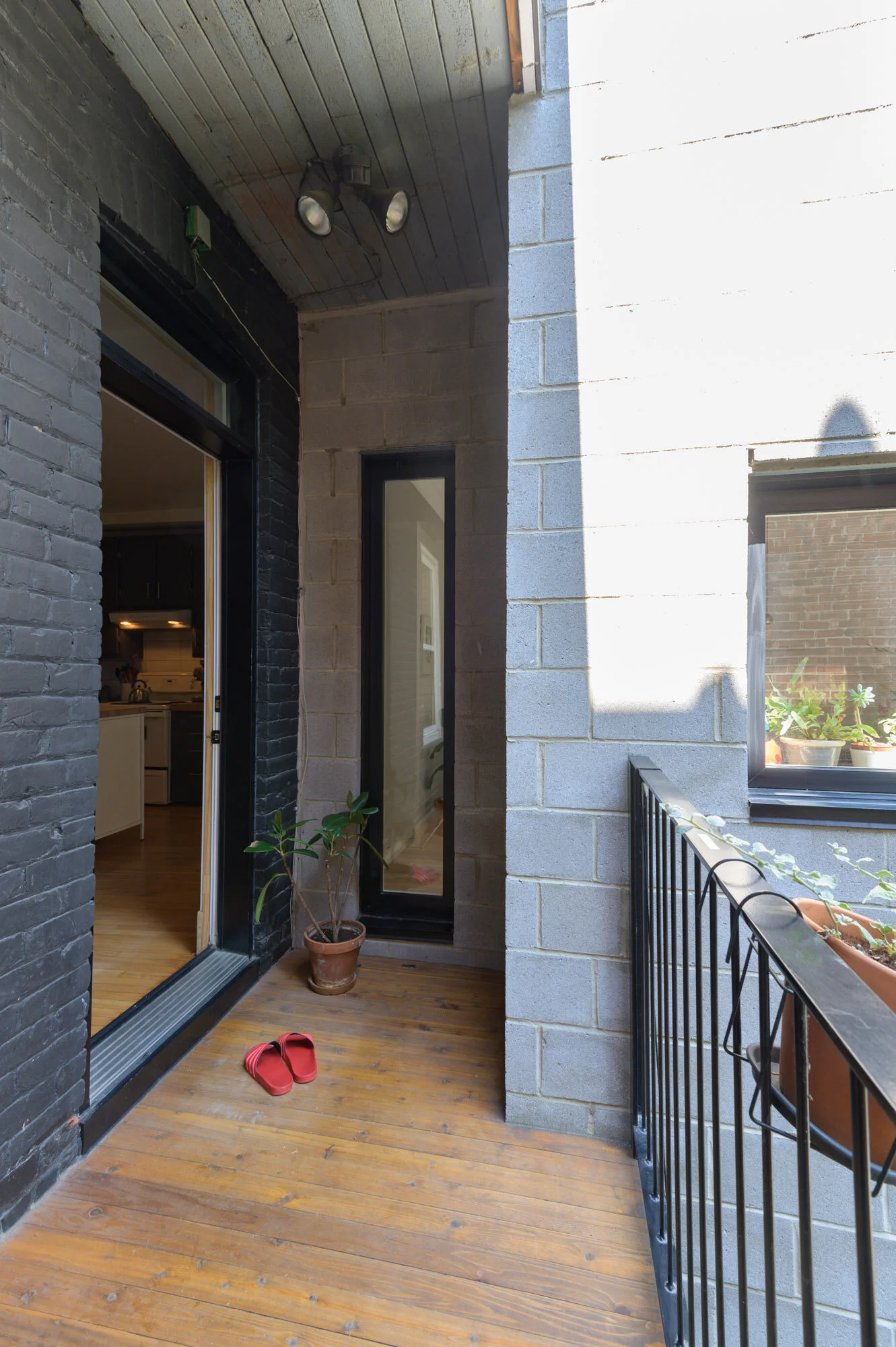  design; montreal; addition; agrandissement; masonry; maçonnerie; russian ply; minimal 