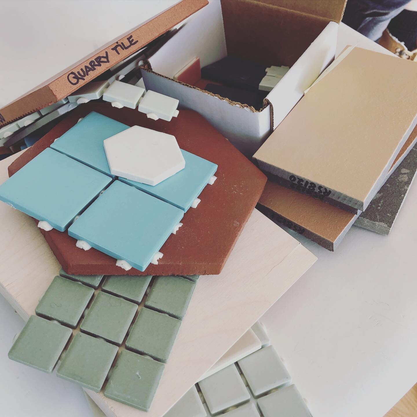 Material brainstorm 🥂

#materials #tiles #design #ilovecolor