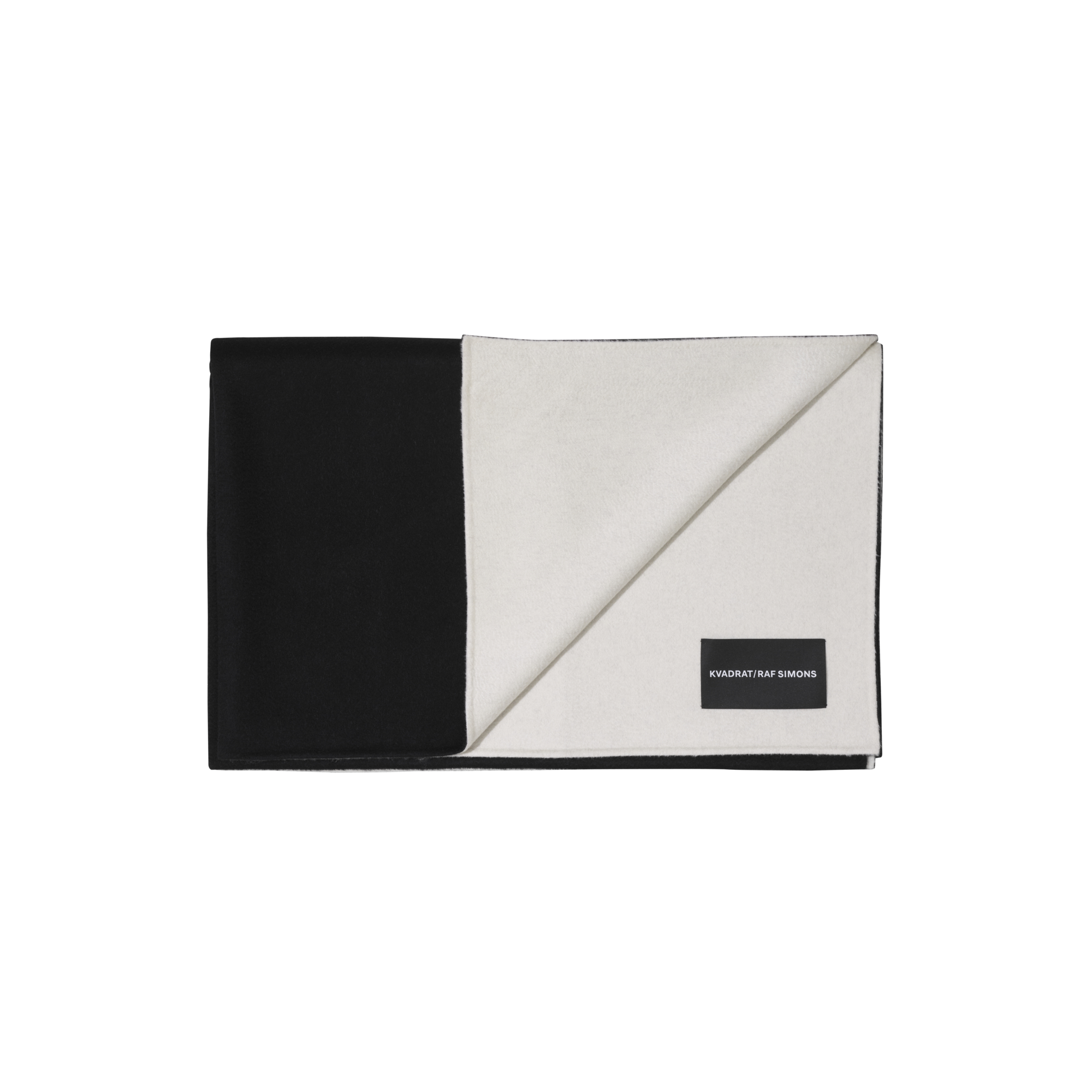 F_530066_CBlack_OffWhite_OneSize..png