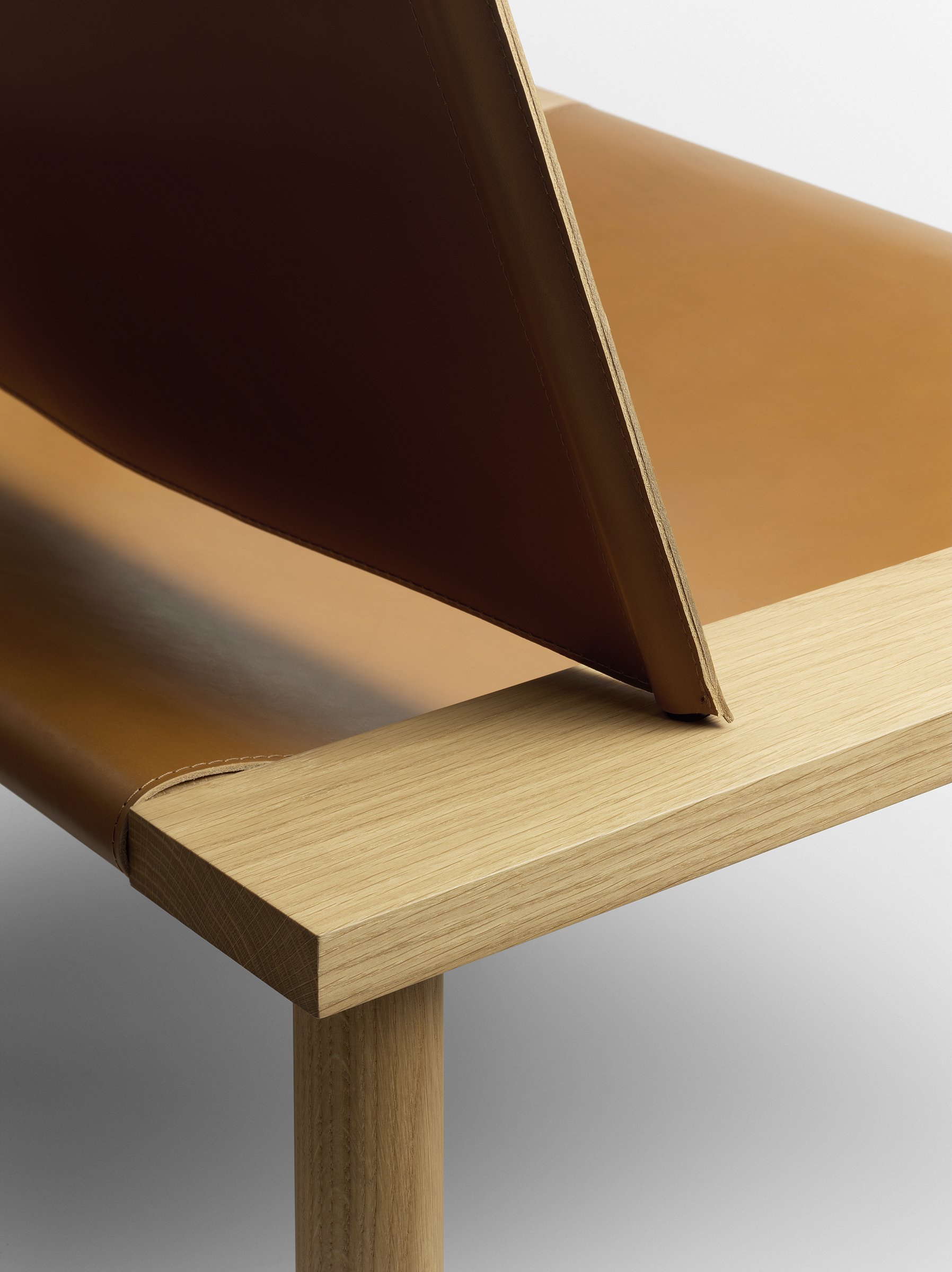 EC06 ILMA_Oak_Brandy_Freisteller_Detail_Hinten.jpg