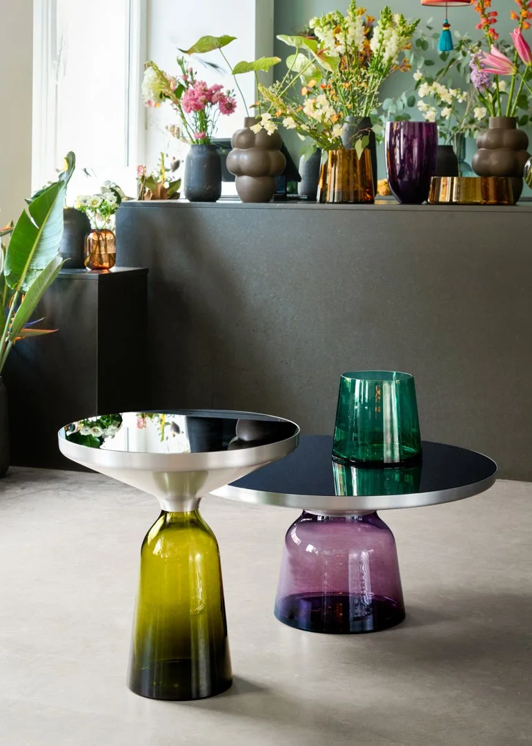 ClassiCon-bell-table-aluminium-olive-violet-vase-location-sois-blessed-photo-frinzel.jpg