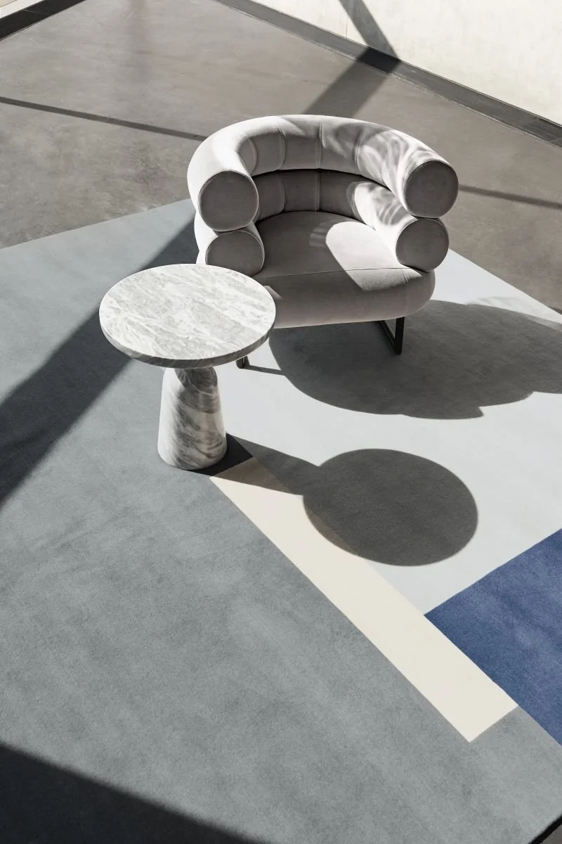 ClassiCon-roquebrune-rug-bell-side-table-marble-bibendum-armchair-photo-breidt.JPG
