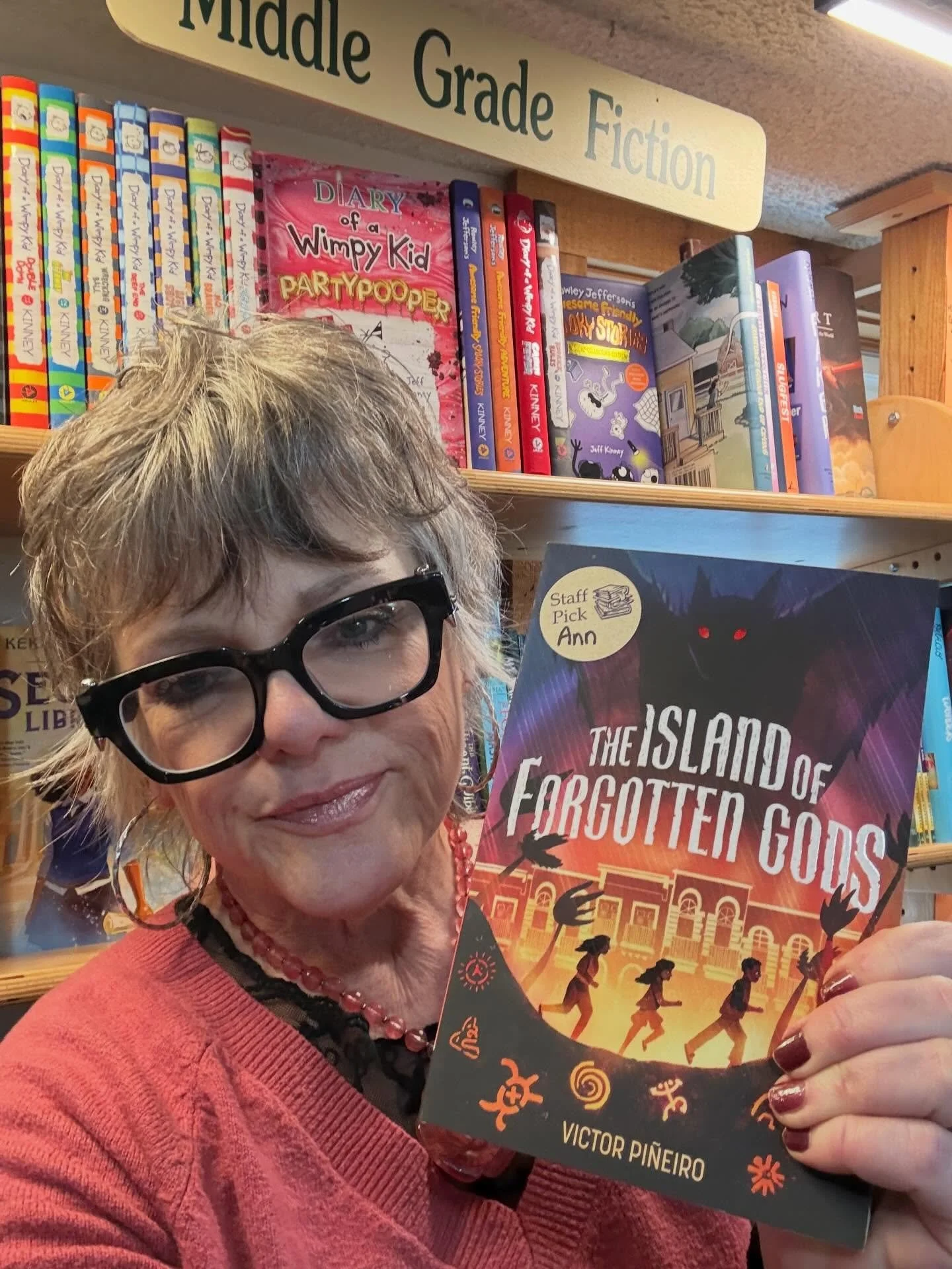 Not to brag or anything, but you know that book I&rsquo;ve been touting for months? The Boricua writer friend at @sourcebooks ? My staff pick at @bearpondbooks_stowevt ? Well&hellip;IT WON THE PRINTZ! AHHHHHHHHHH! 

Congratulations for an honor SO de