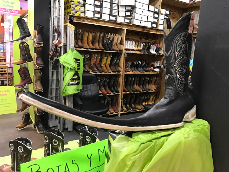 Mexican pointy boot, José Grijalva