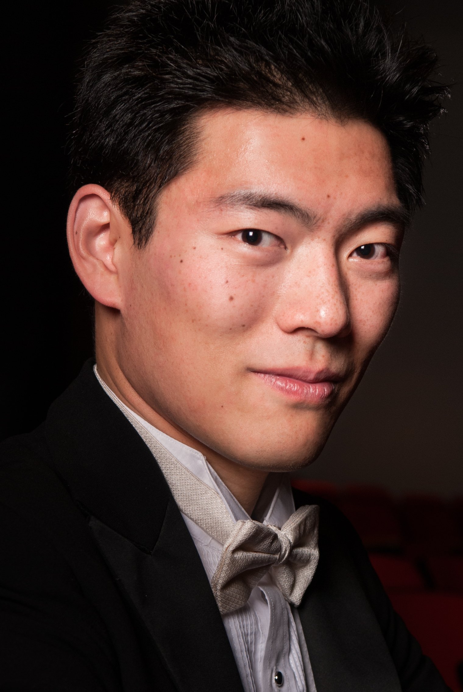 Jason J. Wang, tenor - Headshot - credit - TeresaTamStudio.jpg