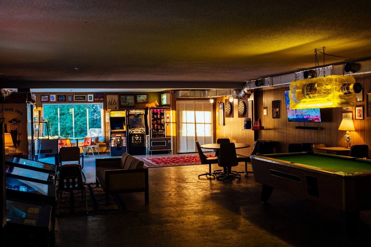 Mom's Basement website