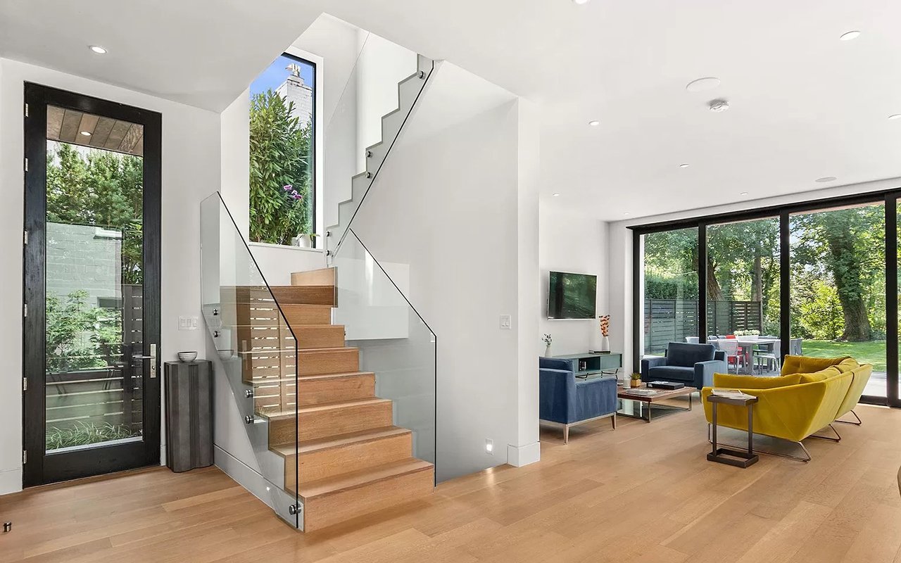 BUTTERFLY STAIRS