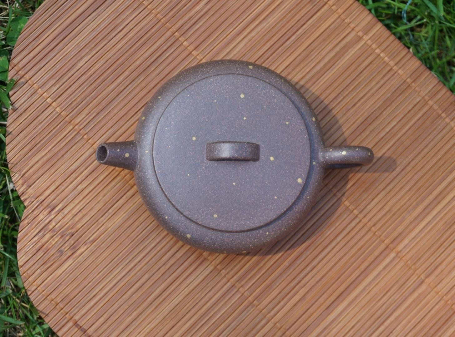 Zi+Ni+Da+Bin+teapot+1.jpg