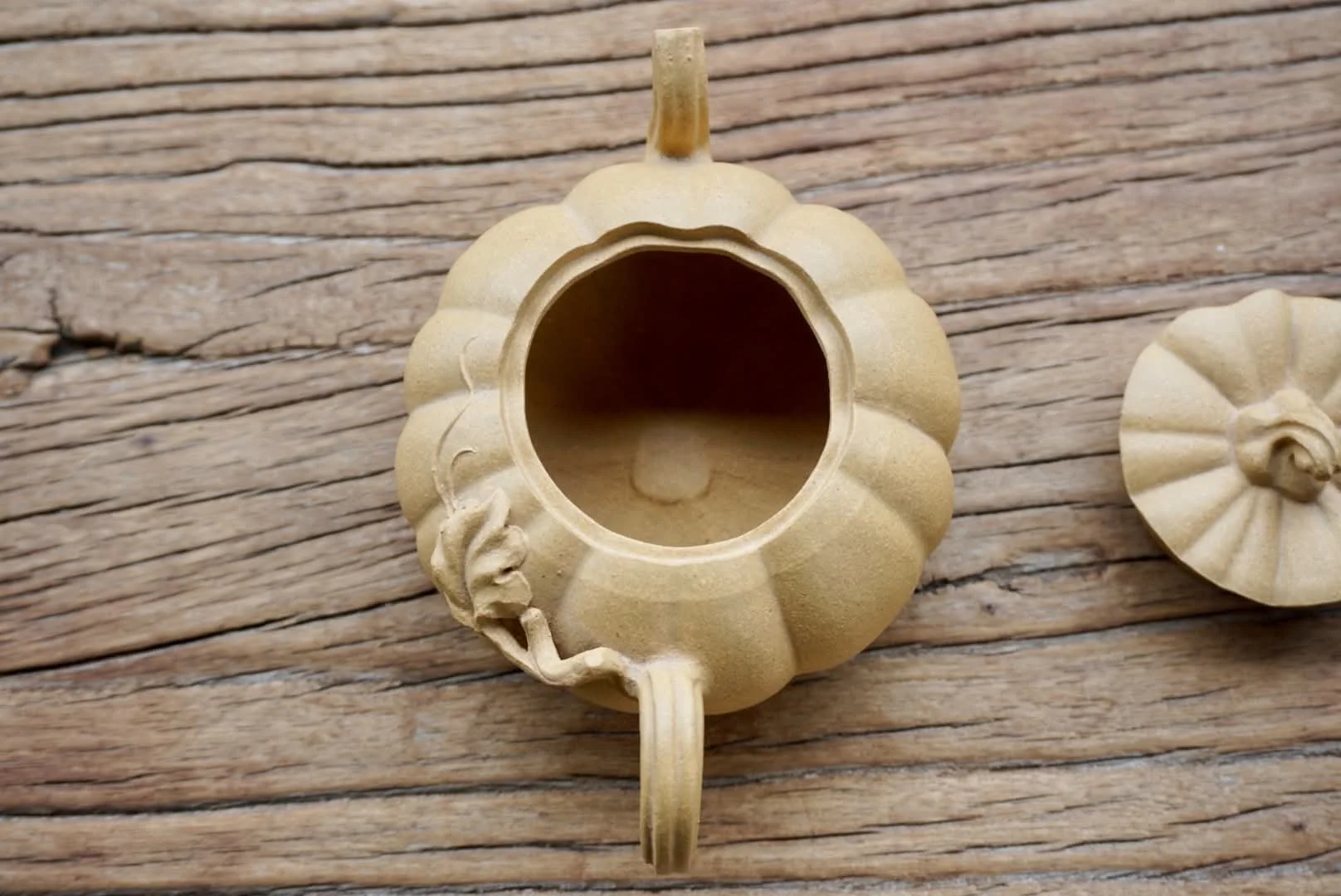 Yixing Jiang Po Duan Ni Pumpkin Teapot 5.jpg