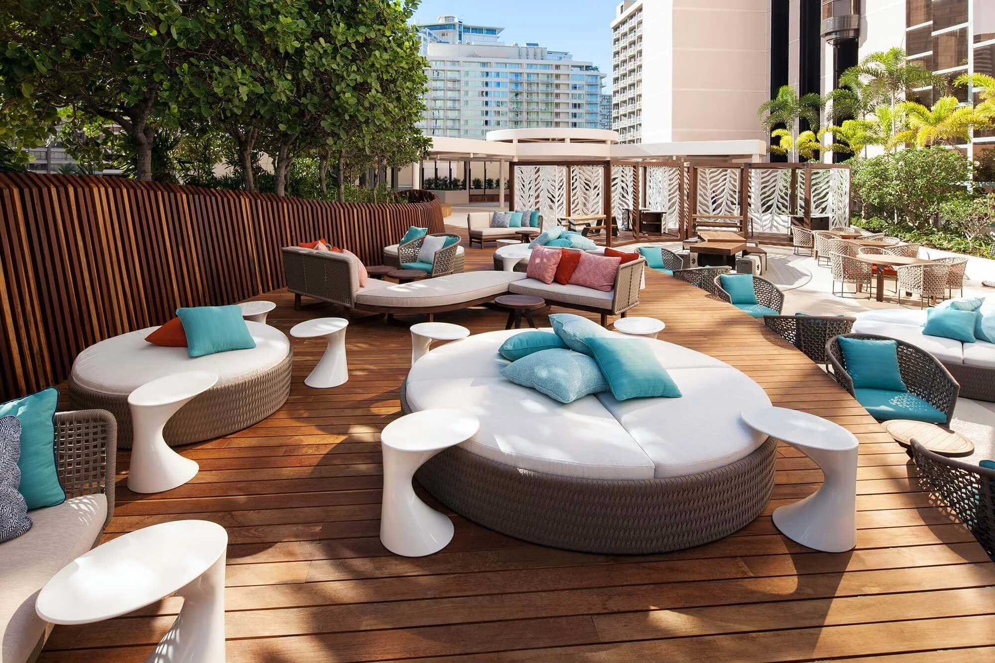 Gallery_Pool-Lounge2.jpg
