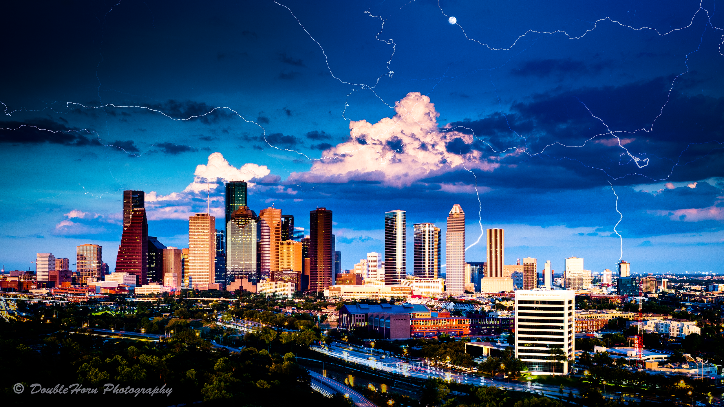Moon-Lightning-Downtown.png