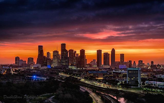 Good Morning #Houston, nice #sunrise you've got there!
#morning #htown #houstontx #htowntx #instahouston skyline #cityscape #photography #a7rii