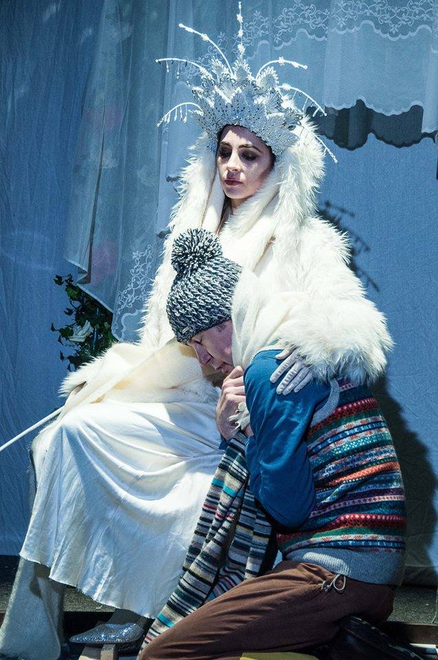 The fantastic hat I am wearing here was designed and created by the amazing Lily Lewes ...