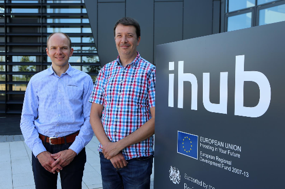Left to right: Dean Lacey and Darran Thacker.