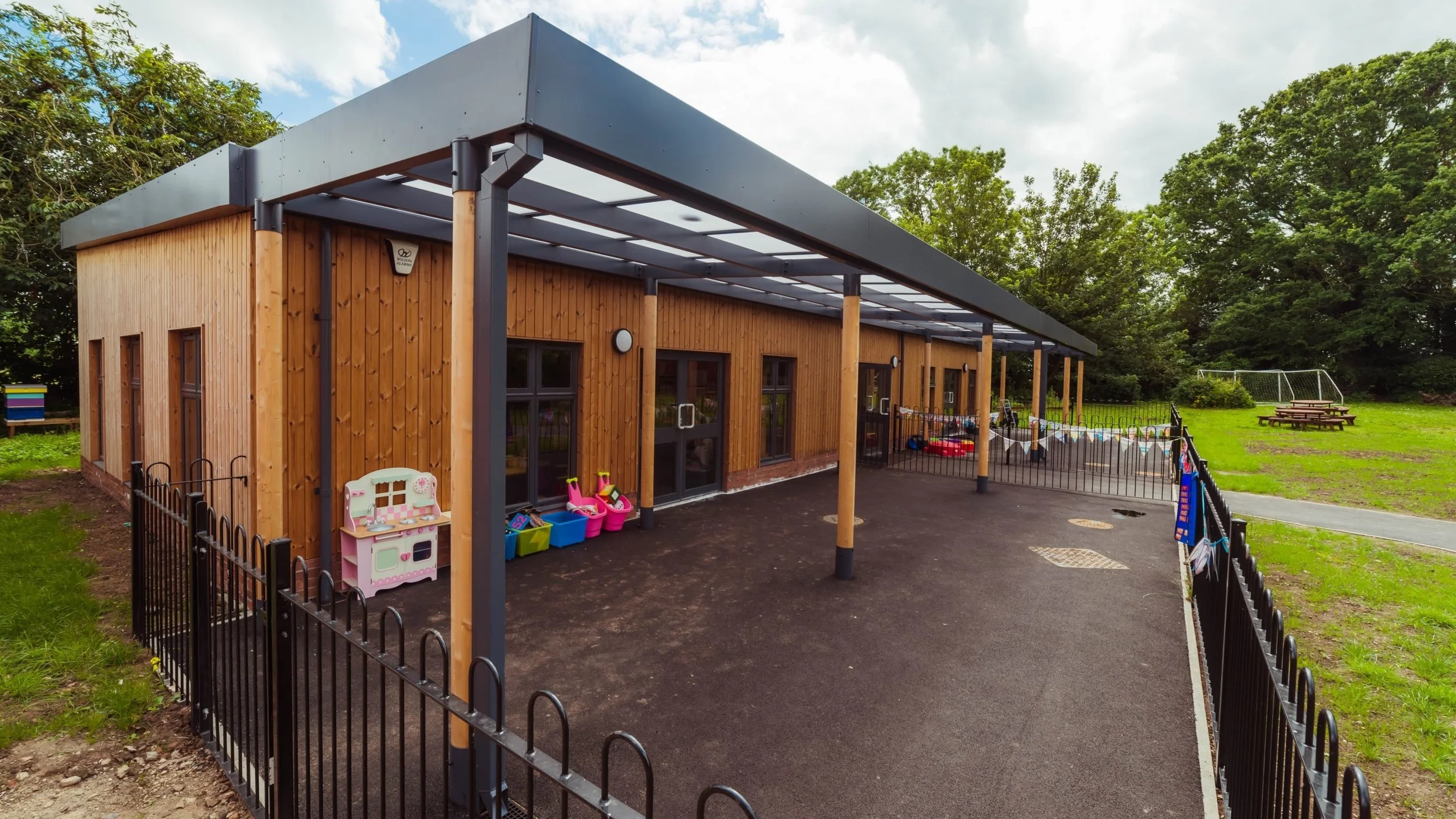 Sir_John_Moore_Primary_School_01.jpg