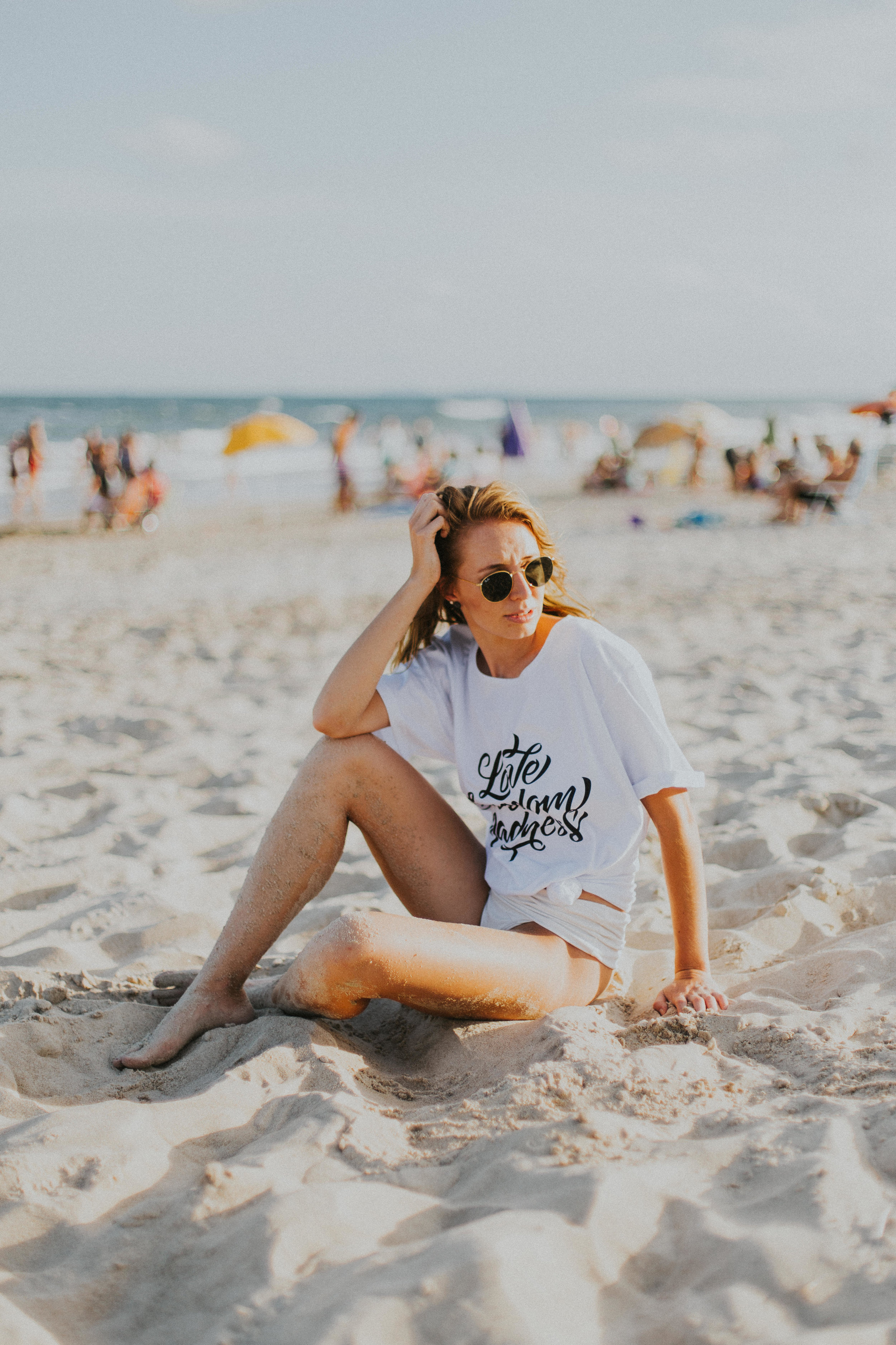 Gaby-Braun-Love-Freedom-Madness-Model-Brazil-t-shirt-beach-praia-ensaio-campanha-fotos-na-praia-ricardo-franzen-6.jpg