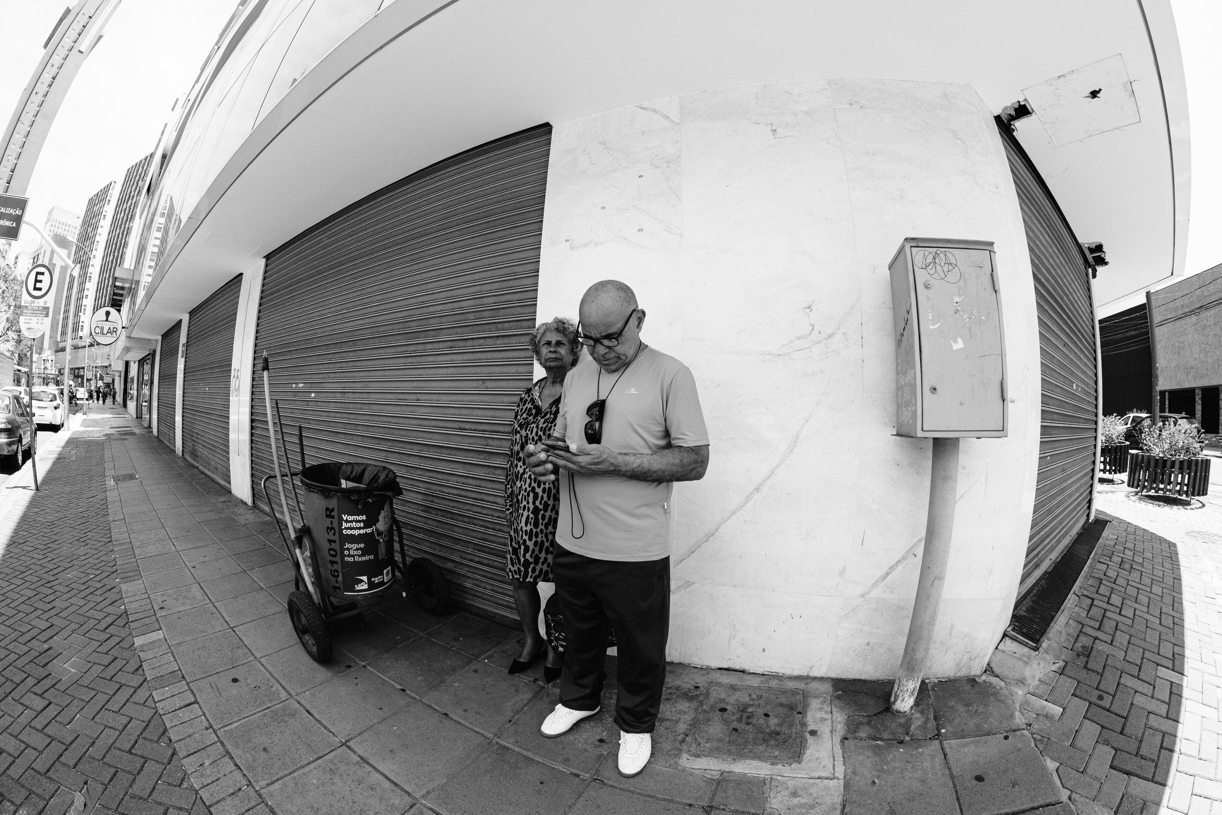 street-photography-with-fish-eye-lens-7-5mm-7artisans-fujifilm-x-t20-ricardo-franzen-56.jpg